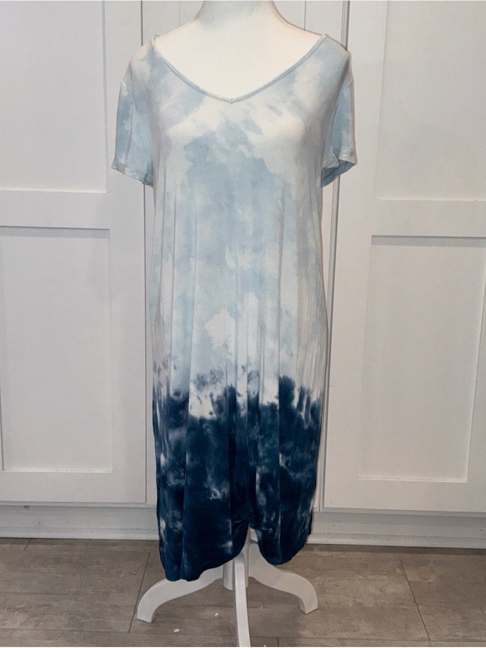 Cupio blue tie dye v neck short sleeve mini dress size M twist front adorable